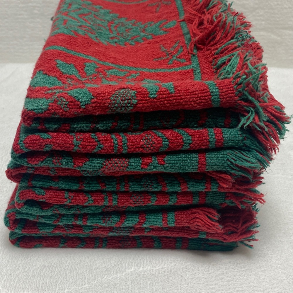 Set of 6 Red Green Tapestry Christmas Placemats Fringed Edges Reversible - Picture 11 of 12